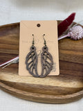 Holzohrringe aus Walnuss — Lasercut, nickelfreie Haken – Adlerschwinge