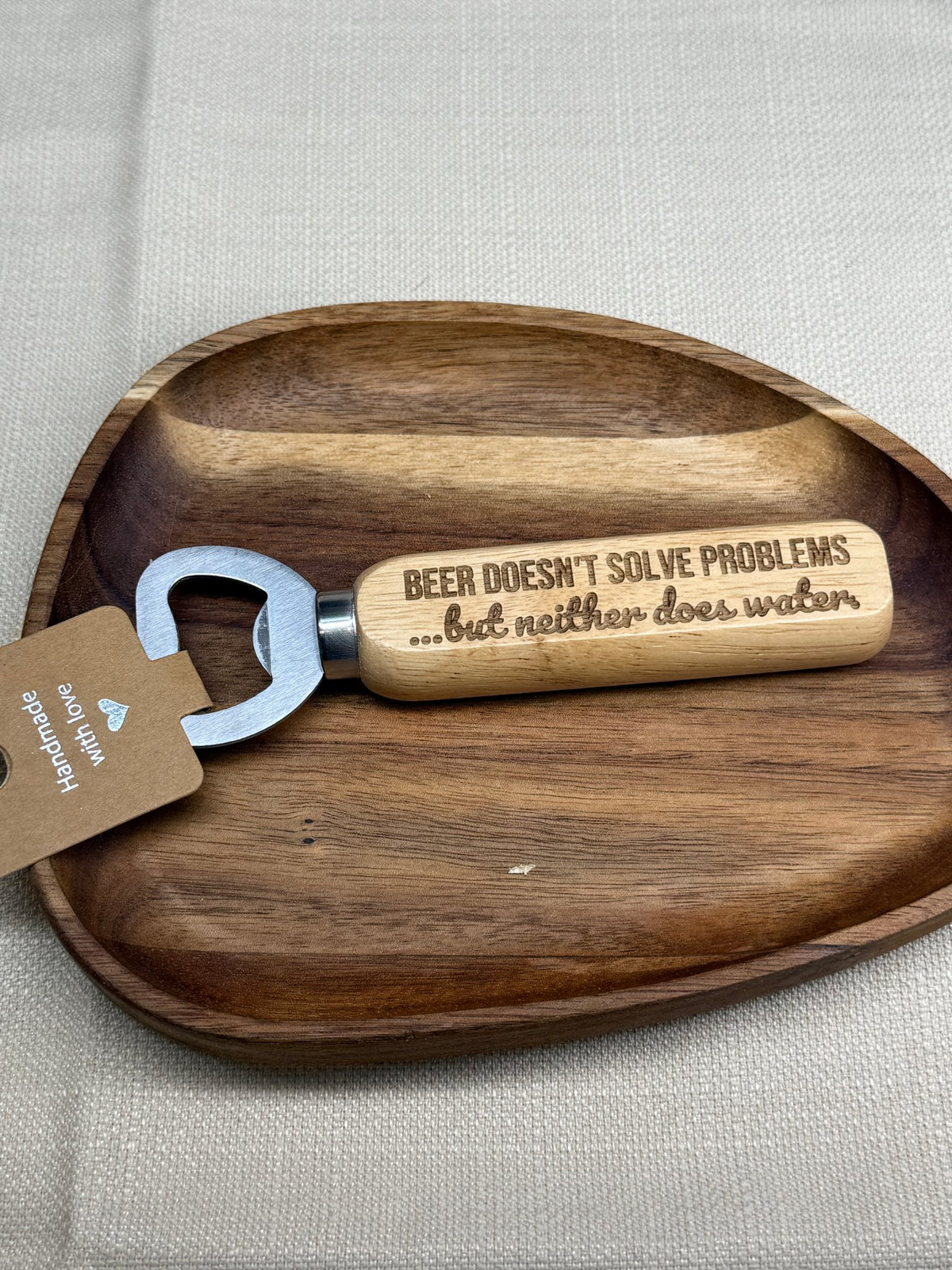Gravierter Flaschenöffner aus Holz „No Problems"