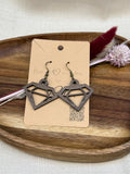 Holzohrringe aus Walnuss — Lasercut, nickelfreie Haken – Diamant